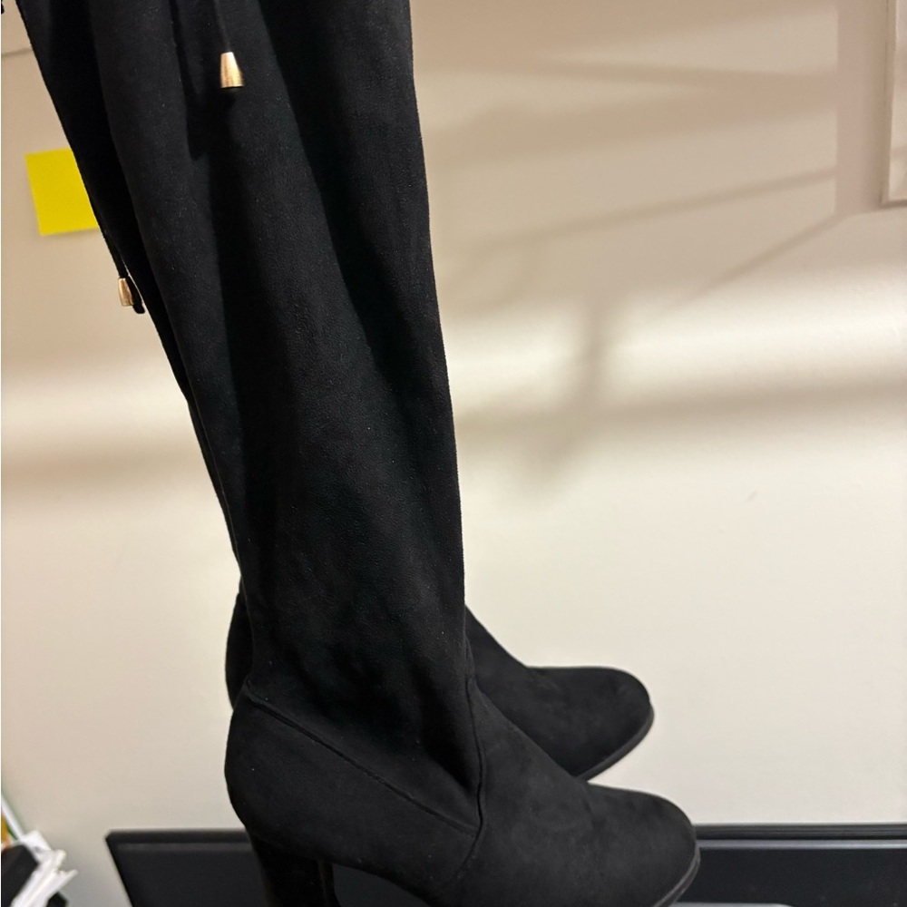 Elegant Black Women's Knee-High Boots